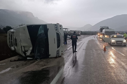 Yaralı Taşıyan Ambulansa Çarptı