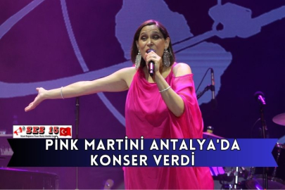 Pink Martini Antalya'da Konser Verdi