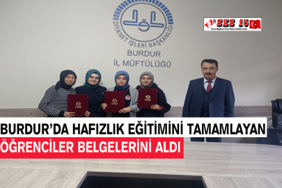 Burdur’da Hafızlık Eğitimini Tamamlayan Öğrenciler Belgelerini Aldı