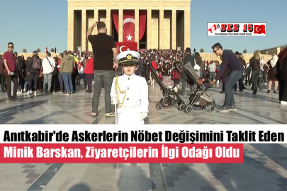 Anıtkabir'de Askerlerin Nöbet Değişimini Taklit Eden Minik Barskan, Ziyaretçilerin İlgi Odağı Oldu